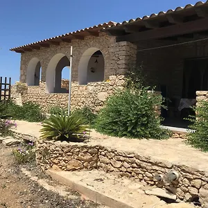 Dammusi Cala Galera Lampedusa